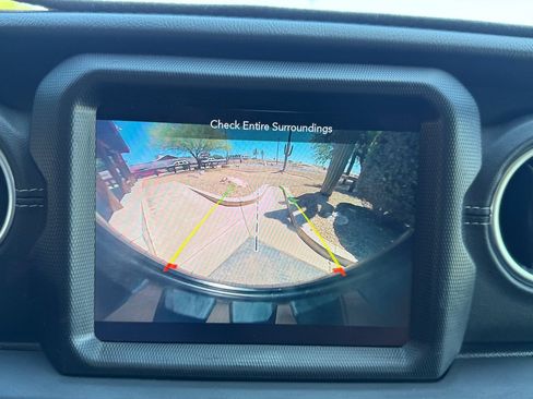 Used 2020 Jeep Wrangler Unlimited Sahara AWD/4WD image 14
