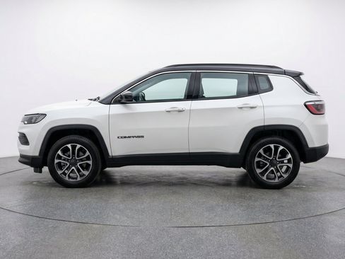 Used 2025 Jeep Compass Trailhawk AWD/4WD image 5