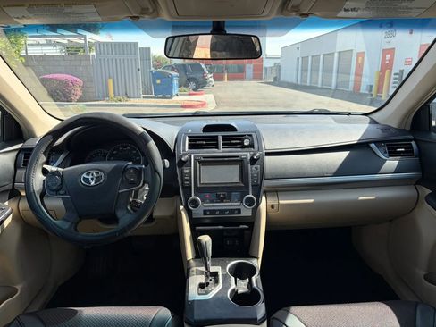Used 2012 Toyota Camry LE FWD image 10