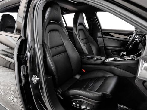 Used 2019 Porsche Panamera image 36