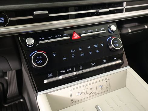 Certified 2026 Hyundai Santa Fe SEL FWD image 7