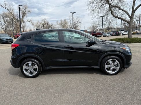 Used 2018 Honda HR-V LX image 3