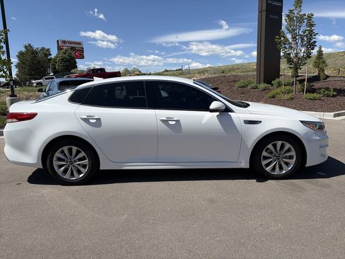 Used 2018 Kia Optima EX FWD image 10