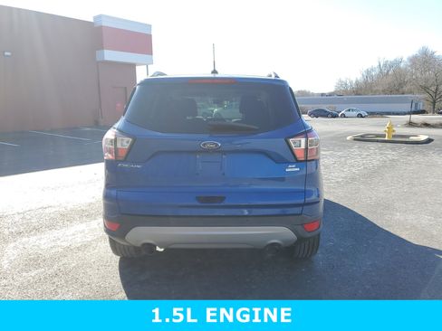 Used 2017 Ford Escape SE w/ Equipment Group 201A image 5