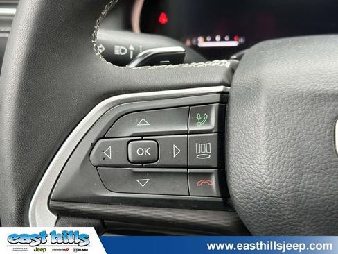 Certified 2023 Jeep Grand Cherokee L Laredo AWD/4WD image 32