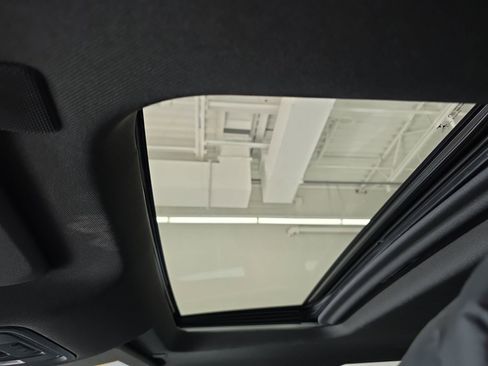 Used 2022 Chevrolet Silverado 1500 High Country w/ Technology Package image 50