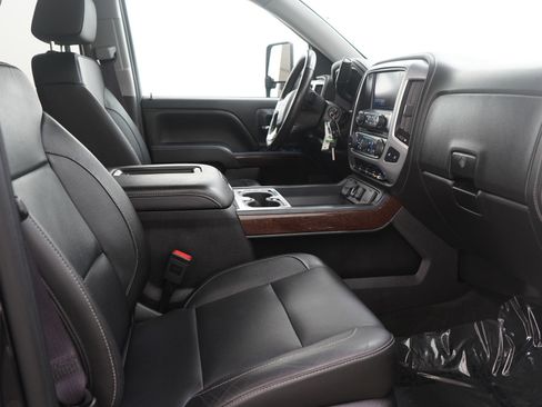 Used 2017 GMC Sierra 1500 SLT w/ SLT Premium Package image 13