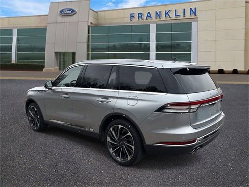 Certified 2023 Lincoln Aviator Reserve w/ Equipment Group 201A image 5