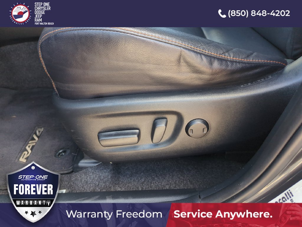 Used 2018 Toyota RAV4 SE w/ Power Extra Value Package FWD image 12