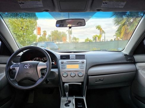 Used 2009 Toyota Camry FWD image 5