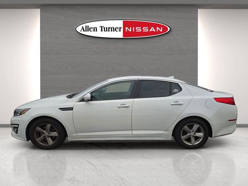 Used 2015 Kia Optima LX image 9