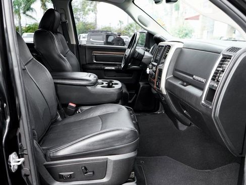 Used 2018 RAM 1500 Laramie image 39