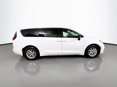 Used 2024 Chrysler Pacifica Touring