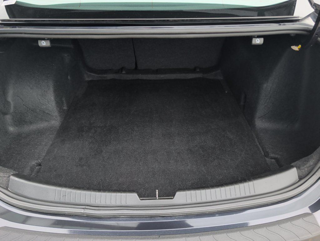 Used 2023 Chevrolet Malibu LT FWD image 19