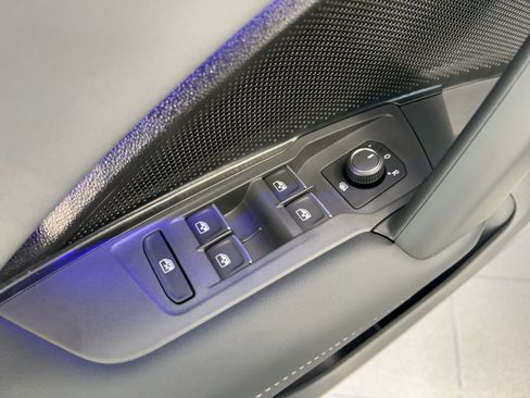 New 2026 Volkswagen Tiguan SE R-Line image 13