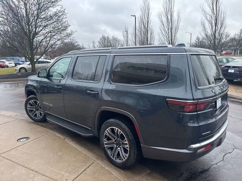 Used 2022 Jeep Wagoneer Series III AWD/4WD image 5