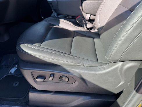 Used 2025 GMC Sierra 1500 SLT image 14