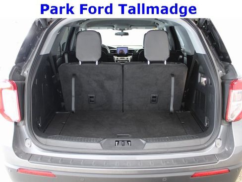 Used 2022 Ford Explorer XLT w/ Equipment Group 202A image 5