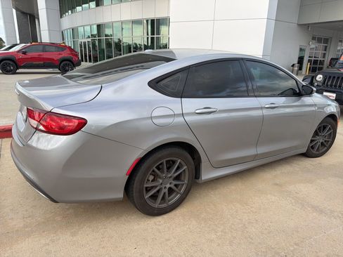 Used 2015 Chrysler 200 S image 4