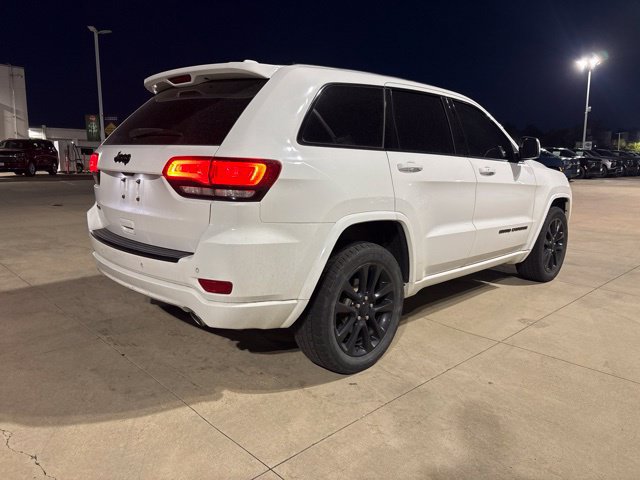 Used 2018 Jeep Grand Cherokee Altitude AWD/4WD image 5