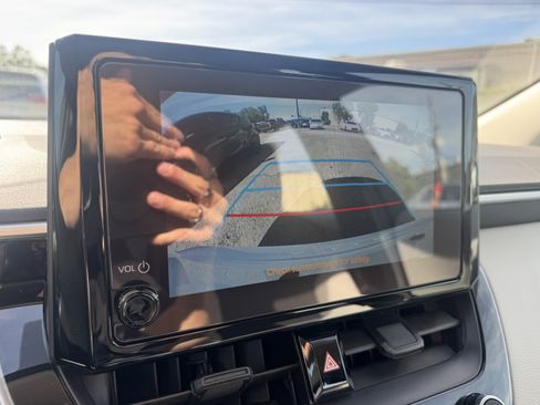 Used 2025 Toyota Corolla LE FWD image 34