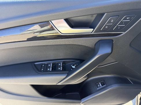 Used 2019 Audi Q5 2.0T Premium w/ Convenience Package image 31