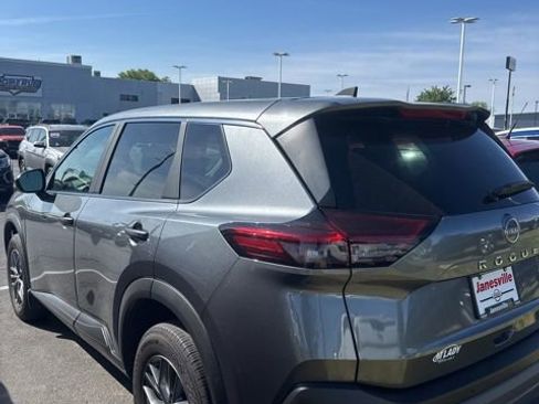 Used 2023 Nissan Rogue S AWD/4WD image 3
