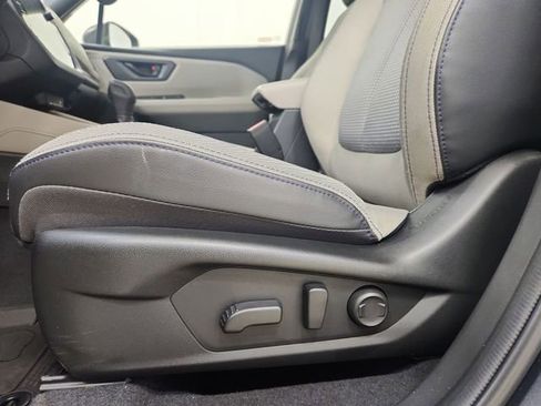 Used 2025 Subaru Forester Premium image 15