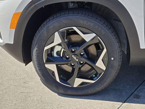 New 2026 Kia Seltos S AWD/4WD image 9