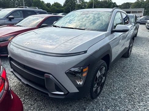 Used 2025 Hyundai Kona SEL AWD/4WD image 1