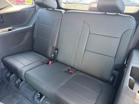 Used 2023 Chevrolet Traverse High Country w/ LPO, Floor Liner Package AWD/4WD image 7