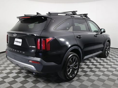 Used 2021 Kia Sorento EX w/ EX AWD X-Line Package image 2