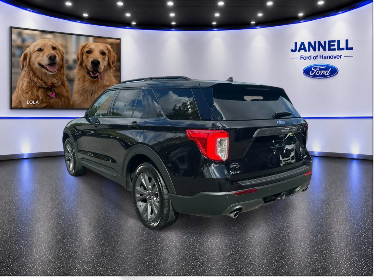 Used 2023 Ford Explorer XLT w/ Equipment Group 202A AWD/4WD image 8