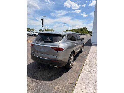 Used 2023 Buick Enclave Essence w/ Experience Buick Package FWD image 4