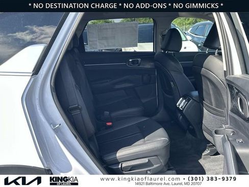 Used 2025 Kia Sorento EX AWD/4WD image 17