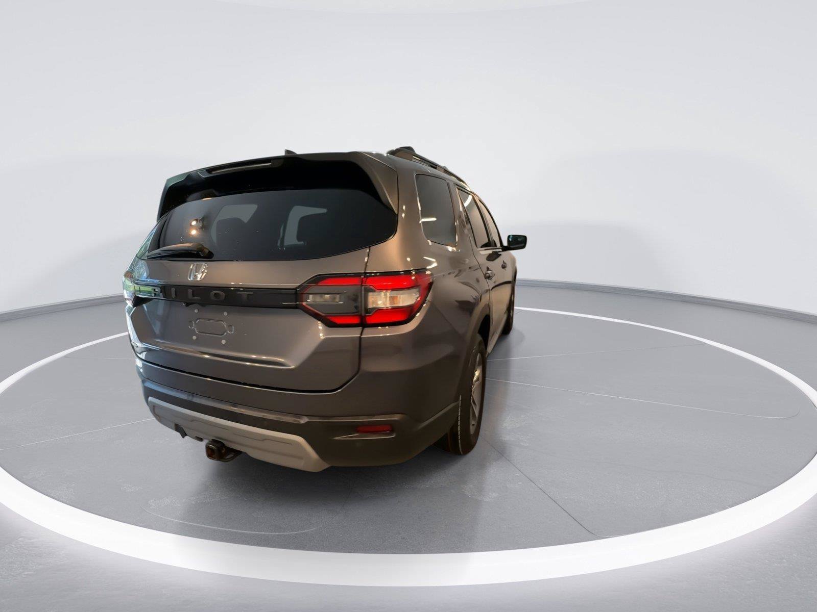 Used 2025 Honda Pilot EX-L image 8