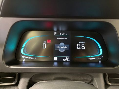 Certified 2025 Hyundai Elantra Sport image 20