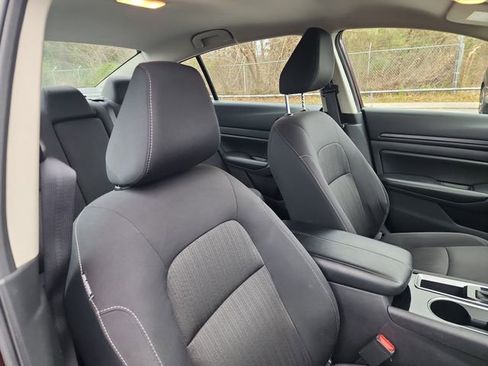 Used 2024 Nissan Altima 2.5 SV image 16
