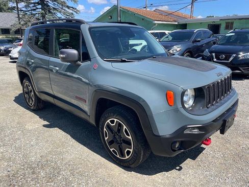 Used 2016 Jeep Renegade Trailhawk AWD/4WD image 4