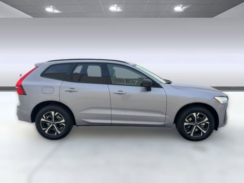 Certified 2026 Volvo XC60 B5 Core w/ Climate Package AWD/4WD image 8