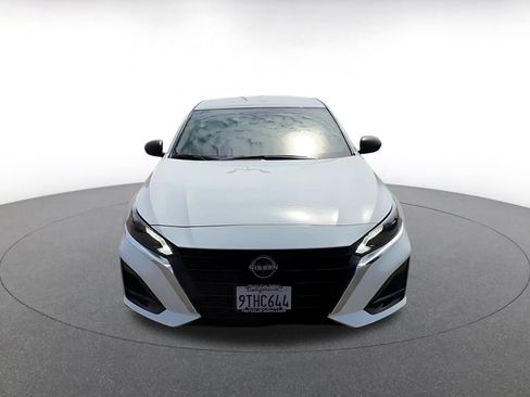 Used 2025 Nissan Altima 2.5 SV FWD image 4