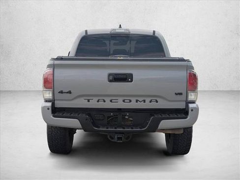 Used 2020 Toyota Tacoma TRD Off-Road w/ Technology Package AWD/4WD image 7