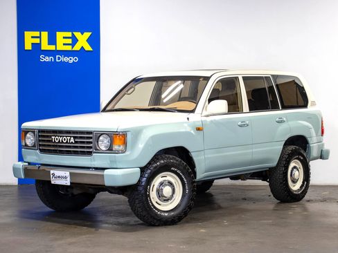 Used 2001 Toyota Land Cruiser image 1