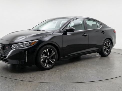 Used 2025 Nissan Sentra SV FWD image 3