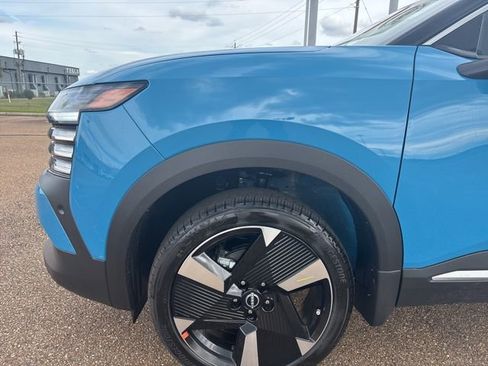 New 2026 Nissan Kicks SR w/ SR Premium Package image 7