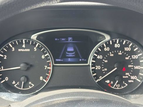 Used 2020 Nissan Pathfinder S AWD/4WD image 41