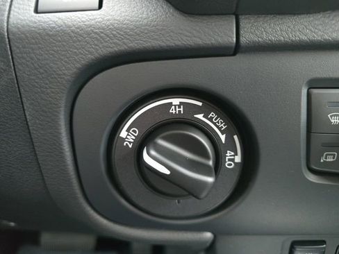 New 2026 Nissan Frontier SV w/ SV Convenience Package AWD/4WD image 30