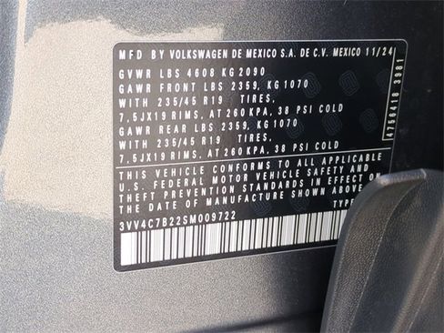 Used 2025 Volkswagen Taos SEL image 24