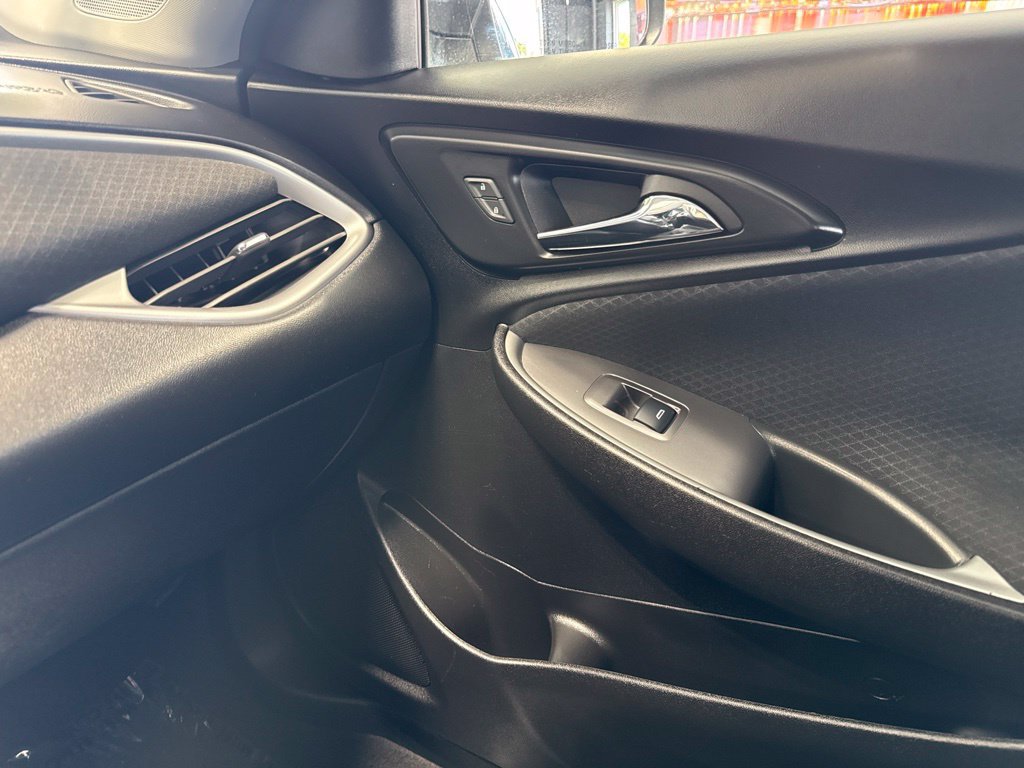 Used 2025 Chevrolet Malibu LT FWD image 30