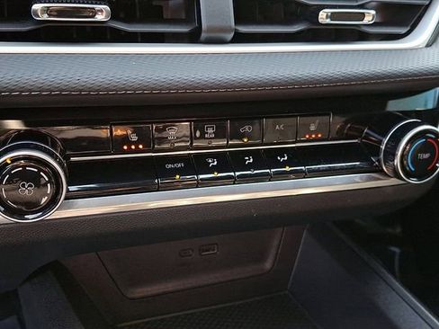 Used 2026 Chevrolet Equinox LT image 15